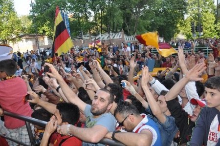 Galatasaray, Şükrü Saraçoğlu’na hareket etti