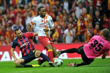 Galatasaray: 0 - Mersin İdmanyurdu: 1 (İlk yarı)