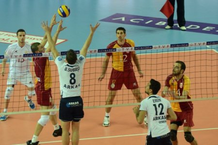 Galatasaray: 2 - Arkas Spor: 3