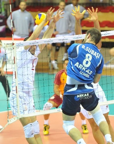 Galatasaray: 2 - Arkas Spor: 3