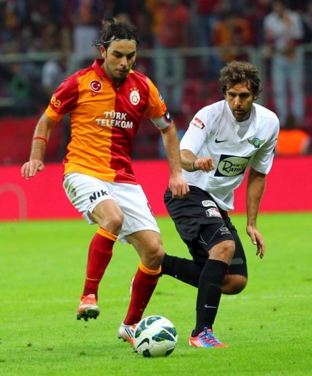 Galatasaray: 3 - Akhisar Belediye Gençlik ve Spor: 0