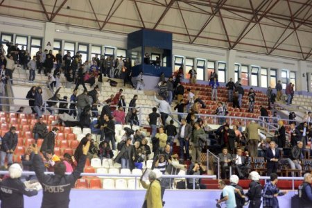 Galatasaray - Beşiktaş RMK Marine maçı ileri bir tarihe ertelendi