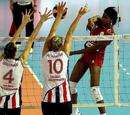 Galatasaray Daikin: 3 - Salihli Belediyesi: 0