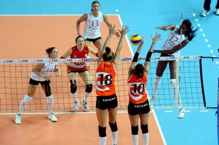 Galatasaray Daikin'i 3 - 1 yenen Eczacıbaşı VitrA seriye bağladı