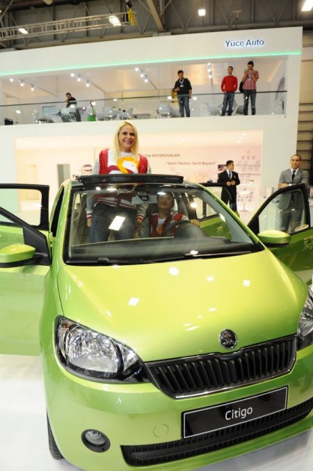 Galatasaray Kadın Voleybol Takımı oyuncuları Autoshow’da