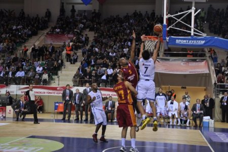 Galatasaray Medical Park: 72 - Anadolu Efes: 64