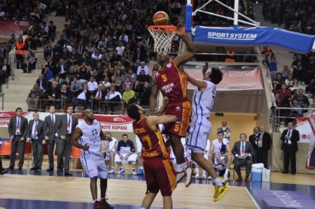 Galatasaray Medical Park: 72 - Anadolu Efes: 64