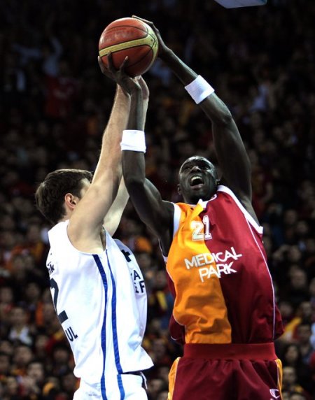 Galatasaray Medical Park: 77 - Anadolu Efes: 70