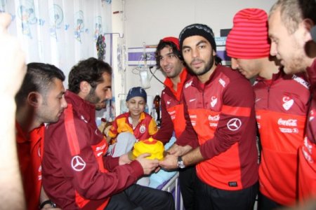 Galatasaray taraftarı küçük Tunahan hayatını kaybetti