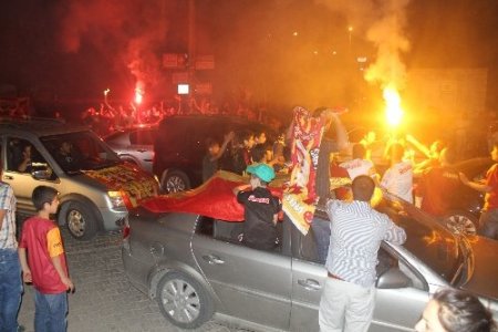 Galatasaray taraftarları Mardin’de şampiyonluk turu attı