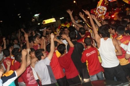Galatasaray taraftarları Mardin’de şampiyonluk turu attı