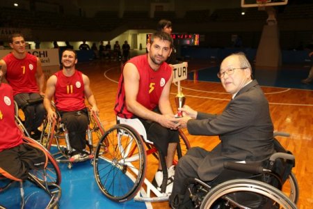 Galatasaray Tekerlekli Sandalye Basketbol Takımı hayranlarıyla buluşuyor