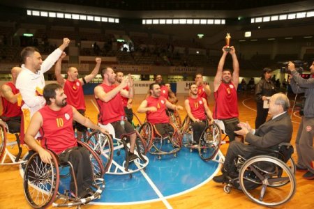 Galatasaray Tekerlekli Sandalye Basketbol Takımı hayranlarıyla buluşuyor
