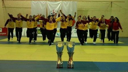 Galatasaray’a çifte şampiyonluk