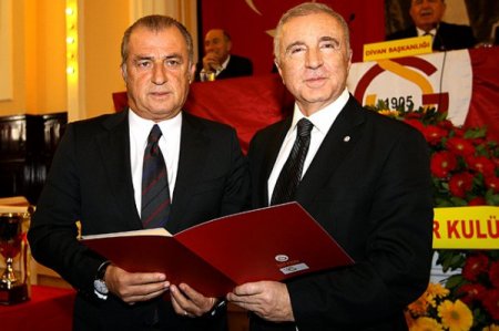 Galatasaray'da divan üyeliğine hak kazanan 165 üyemiz beratını aldı