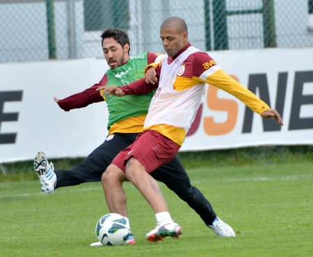 Galatasaray'da Johan Elmander de takımla çalıştı