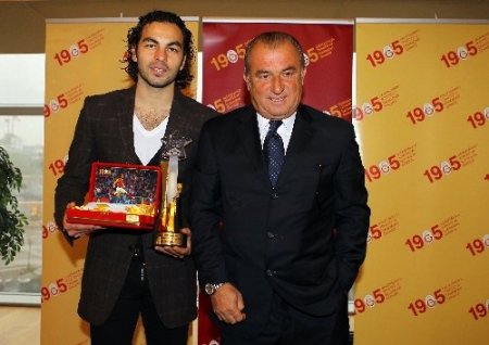 Galatasaray'da Yılın Sporcusu Ödülü Selçuk İnan’a verildi