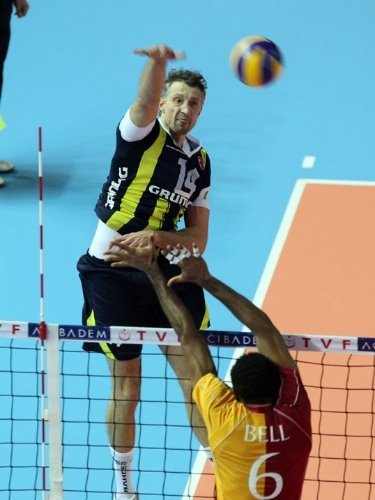 Galatasaray'ı 3-2 yenen Fenerbahçe adını yarı finale yazdırdı