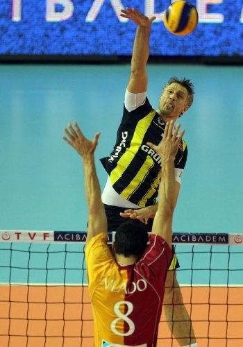 Galatasaray'ı 3-2 yenen Fenerbahçe adını yarı finale yazdırdı