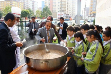 GAMEK, 6 bin kişiye aşure dağıttı