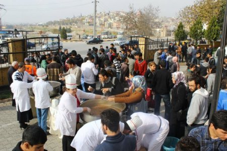 GAMEK, 6 bin kişiye aşure dağıttı