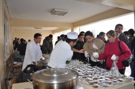 Gamek 2 Bin Kişiye Aşure Dağıttı