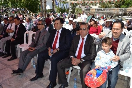 Gangnam Style şovlu 23 Nisan kutlaması