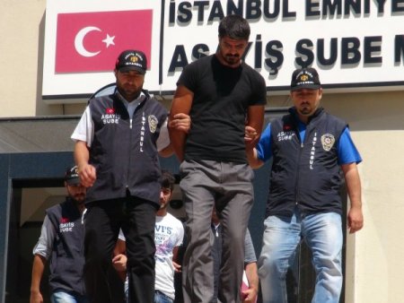 Gasp Ettikleri Taksiciyi Aracın Bagajında Ankara Götürdüler