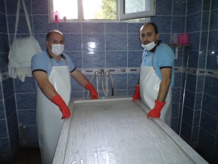 'Gassalız' dediğimizde irkilip zıplayan da var, otobüste yanımızdan kaçan da