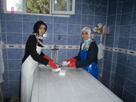 'Gassalız' dediğimizde irkilip zıplayan da var, otobüste yanımızdan kaçan da