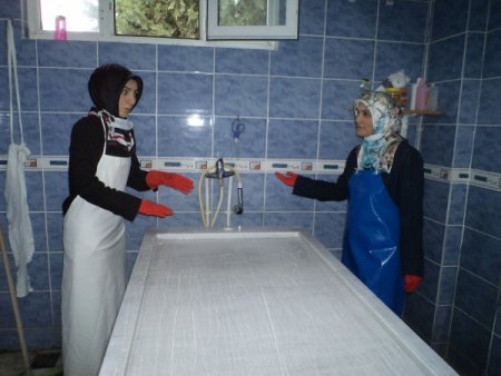 'Gassalız' dediğimizde irkilip zıplayan da var, otobüste yanımızdan kaçan da