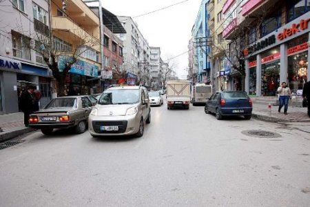 Gazcılar Caddesi Çift Yönlü Oldu, Bölgede Trafik Rahatladı