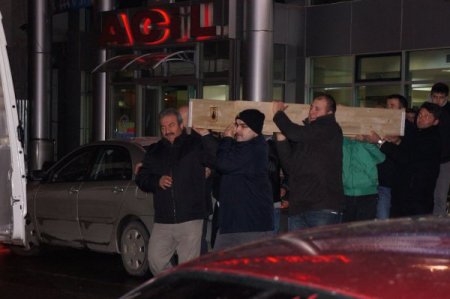 Gazdan zehirlenen anne ve 4 çocuğunun cenazesi adli tıpa götürüldü