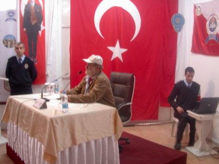 Gazeteci Ay, Polis Adaylarına Muhabirlik Anılarını Anlattı
