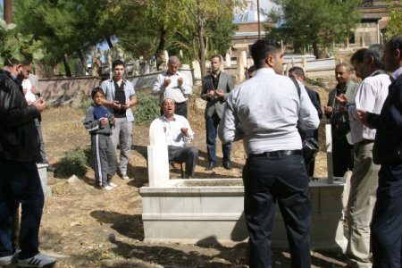 Gazeteci Budak, Mezarı Başında Anıldı
