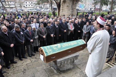 Gazeteci Lütfü Akcan, memleketi Amasya’da toprağa verildi