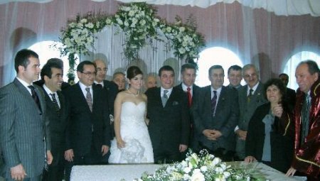 Gazeteci Necdet Uzun, Dünyaevine Girdi
