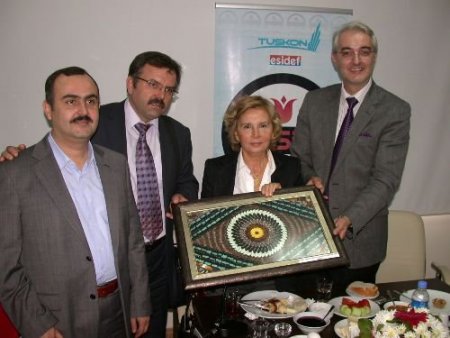 Gazeteci Yazar Ilıcak: Büyük Bir Zihniyet Değişikliğine Geçiyoruz