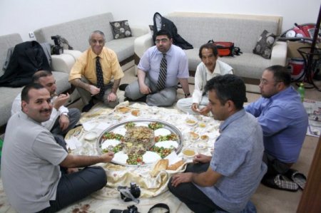 Gazeteciler, İftarda Memurları Ağırladı