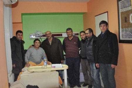 Gazeteciler, Meslektaşları Yılmaz’ı Hastanede Ziyaret Etti