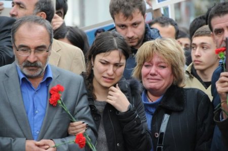 Gazetecileri anma programı ağlattı