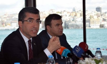 'Gazetelerdeki alkol reklamları yasaklanmalı'