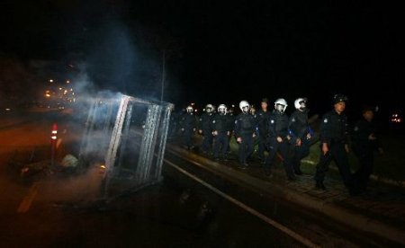 Gazi Mahallesi'nde Çıkan Olaylarda Onlarca İş Yeri Tahrip Edildi