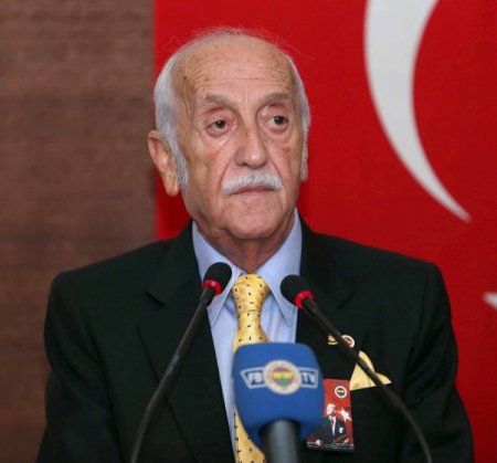 Gazi Mustafa Kemal Atatürk, Fenerbahçe Kulübü'nde de törenle anıldı