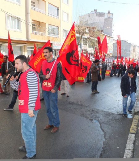 Gazi olaylarında ölenler anılıyor