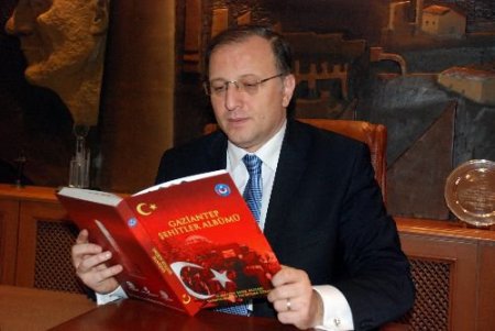 Gaziantep İş Dünyası, Gaziantep Şehitler Albümü Yaptırdı
