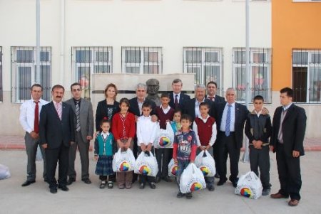 Gaziantep Ticaret Borsası'ndan 7 Okulda 750 Öğrenciye Yardım