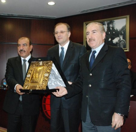 Gaziantep Ticaret Odası’ndan Nejat Koçer’e Vefa Plaketi