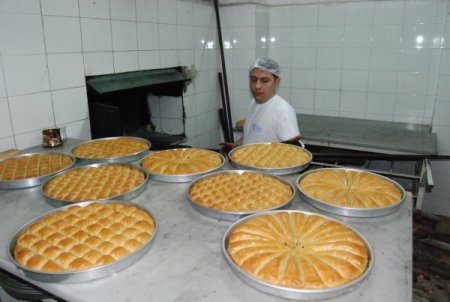 Gaziantepli Baklavacılar Siparişleri Yetiştirebilmek İçin 24 Saat Çalışıyor