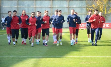 Gaziantepspor'da paralarını alan futbolcular antrenmana çıktı